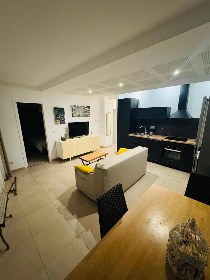 Appartement entier, Two-Bedroom Apartment in Hyeres, Parc national de Port-Cros