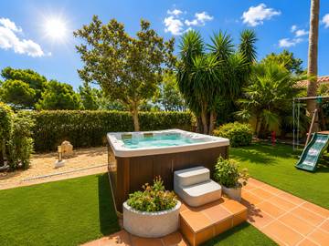 Maison De Vacances pour 16 Personnes dans Teulada, Costa Blanca, Photo 2