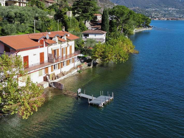 Ferienhaus für 8 Personen, mit Balkon und Terrasse sowie Garten und Seeblick am Luganersee - 4