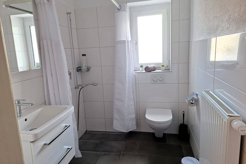 Apartamento entero, Elegante apartamento en planta baja ubicado a 3 minutos a pie de la estación Interlaken West. in Interlaken, Lago de Thun