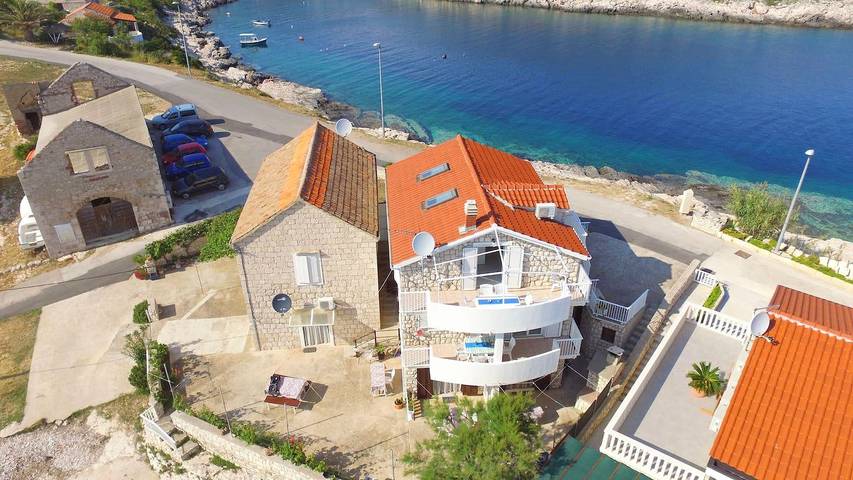 Ganze Wohnung, Standard Ferienwohnung mit Meerblick in Rukavac, Split-Dalmatien