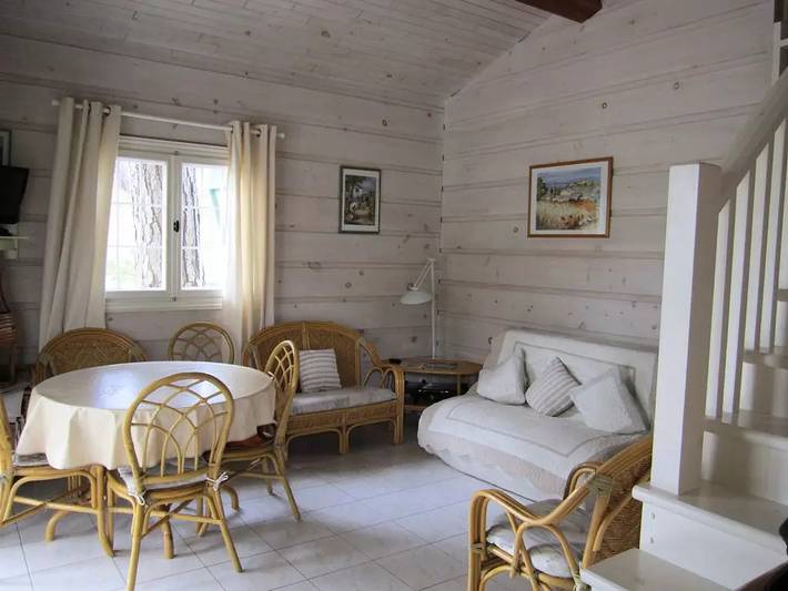 Location de vacances pour 8 personnes, avec piscine et jardin à Gassin - 2