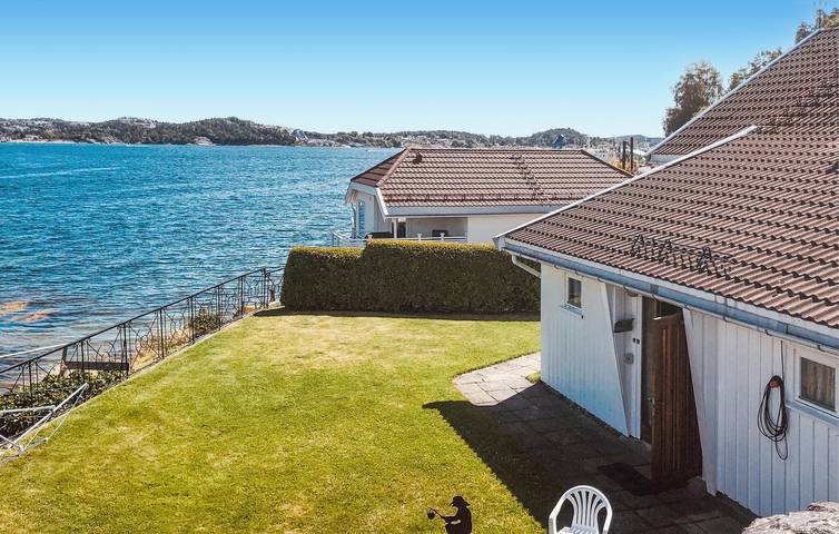 Feriehus for 8 personer, med Hage i Kragerø 