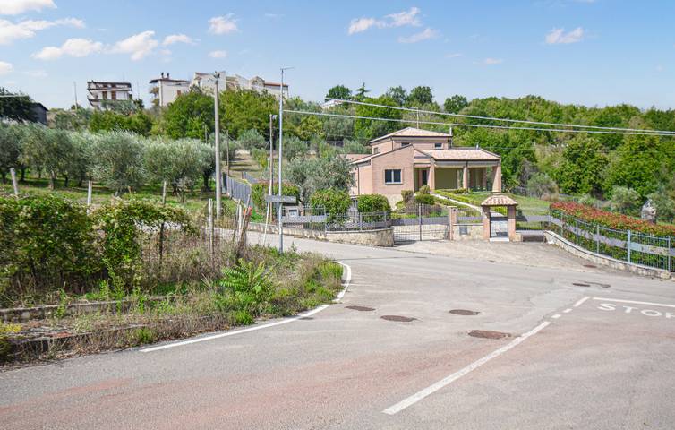Acogedor apartamento con WiFi, aire acondicionado y aparcamiento, a 1,5 km de Montemiletto in Torre Le Nocelle, Provincia d'Avellino