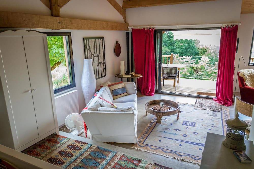 Gîte de luxe avec balcon et grande piscine. in Saint-Cybranet, Périgord Noir