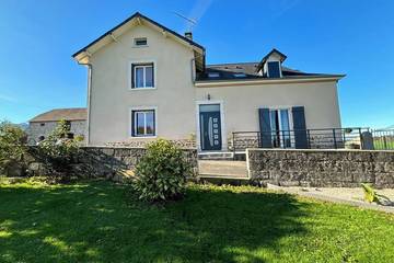 Gîte pour 11 personnes, avec piscine à Asson