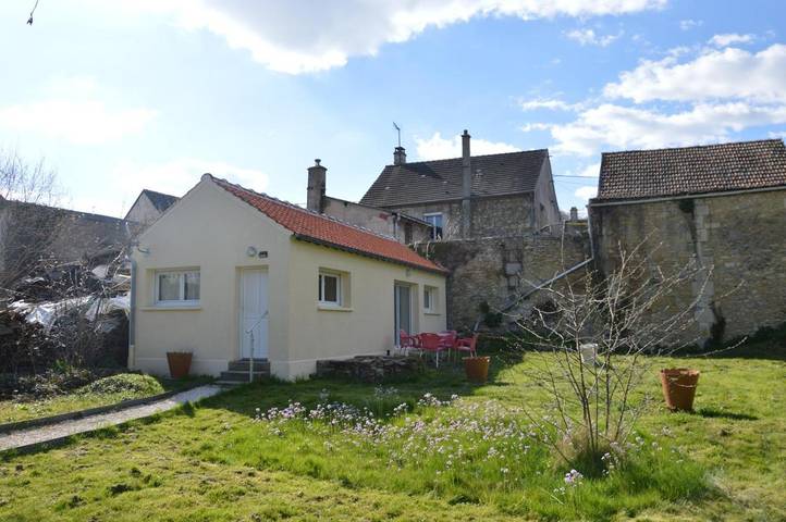 Gîte pour 4 personnes, avec jardin à Gilocourt
