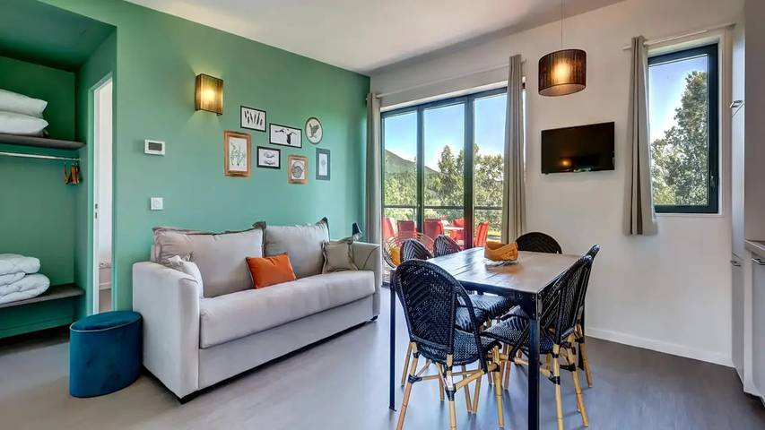 Gîte pour 7 personnes, avec terrasse, animaux acceptés à Motz (homonymie)