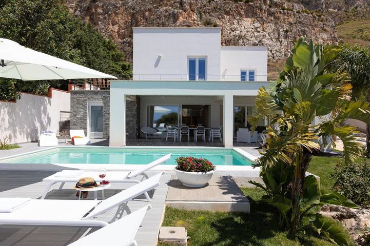 Villa pour 8 personnes avec piscine in Pizzolungo, Erice