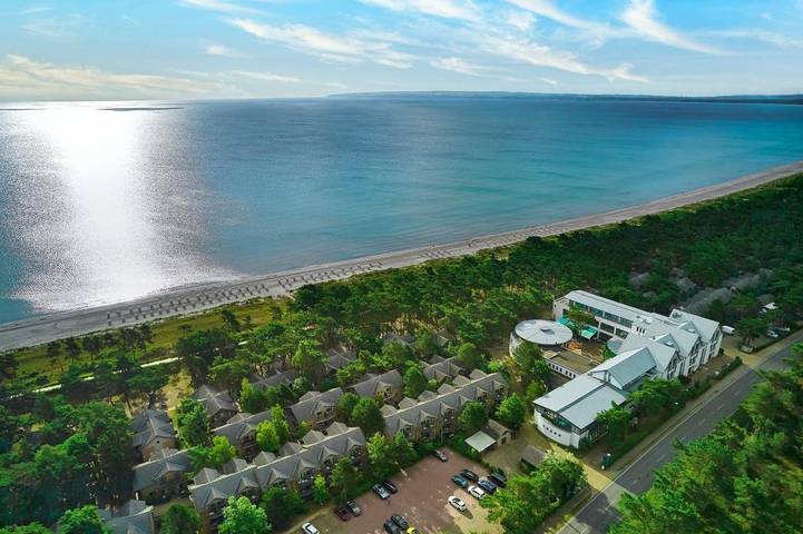 Hotel für 4 Personen, mit Balkon und Terrasse sowie Garten und Kinderpool in Juliusruh