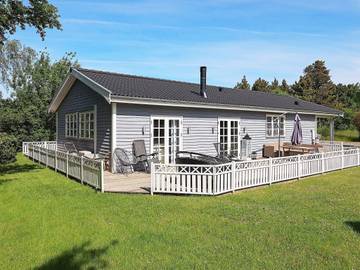 Ferienhaus für 5 Personen, mit Whirlpool und Garten sowie Terrasse in Lolland