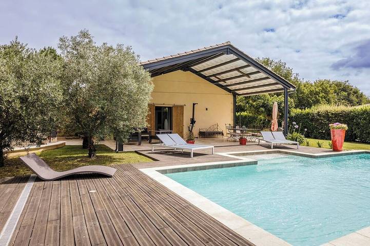Location de vacances pour 8 personnes, avec Terrasse et Jardin dans Montpouillan