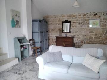 Location de vacances pour 2 personnes, avec piscine ainsi que terrasse et vue à Vieux-Ruffec