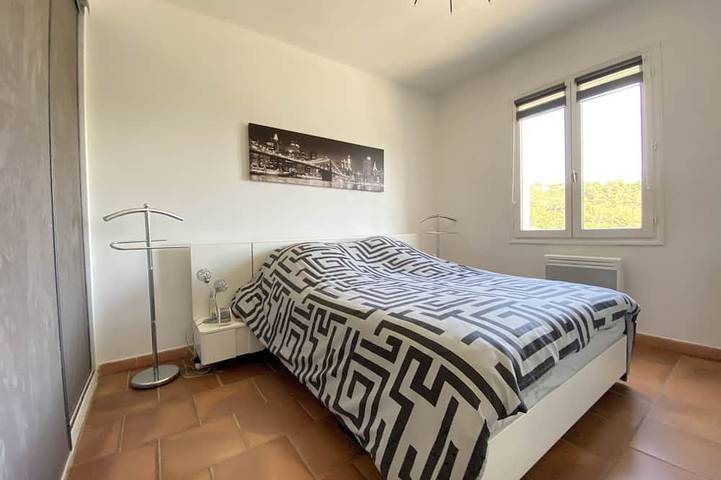 Location de vacances pour 6 personnes, avec jardin et balcon ainsi que piscine et jacuzzi dans Plage de San Peire - 4