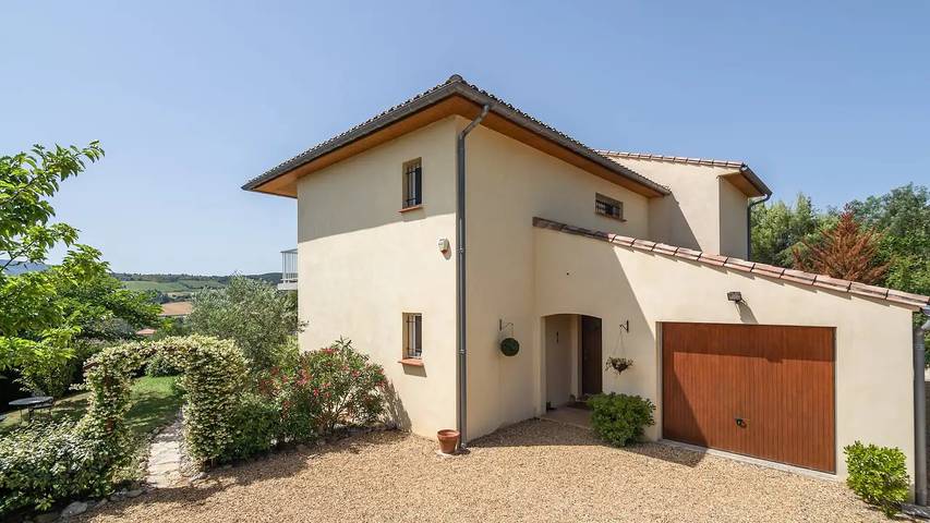 Location de vacances pour 7 personnes, avec jardin et piscine à Limoux