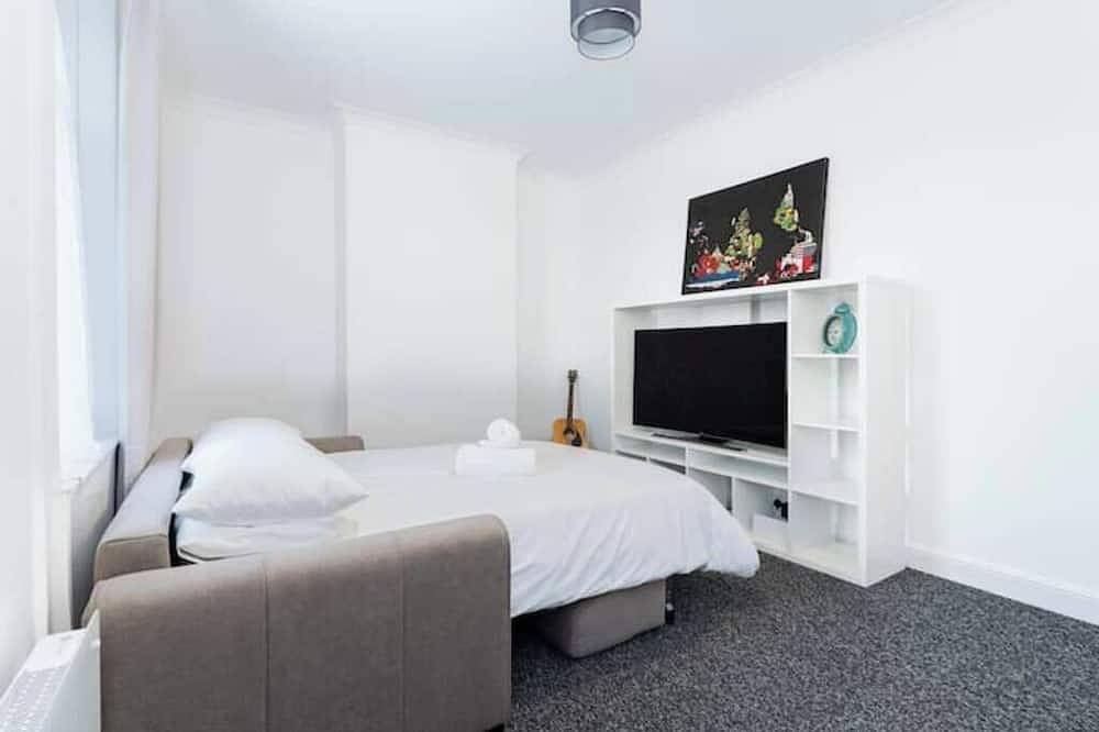Entire apartment, Posh & Modern Mins to Attractions & Amenities! in Cardiff, Cardiff region