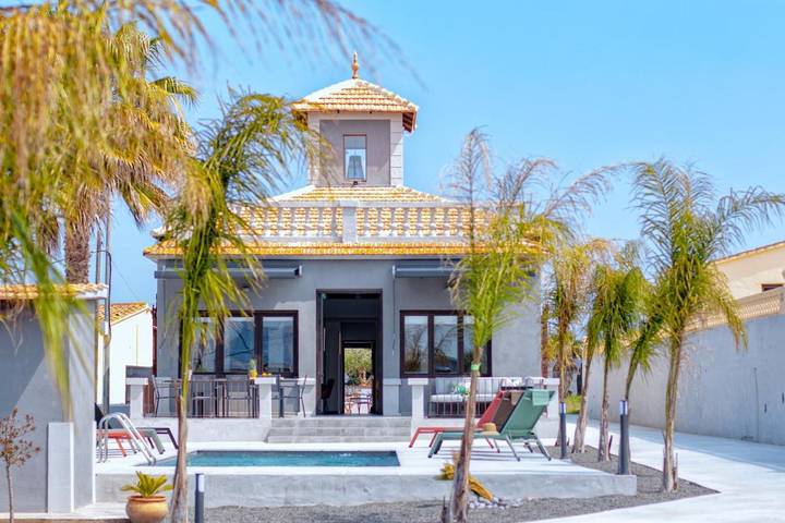 Chalet para 8 personas, con jardín y piscina - 1