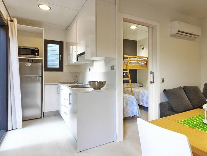 Camping Globo Barcelona - Bungalow 5 persons - Infinity 5 - 5 people in Platja de les Roques Blanques (Canet de Mar), Canet de Mar
