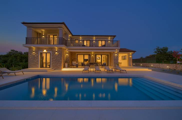 Ferienhaus für 8 Personen, mit Garten und Pool auf Krk