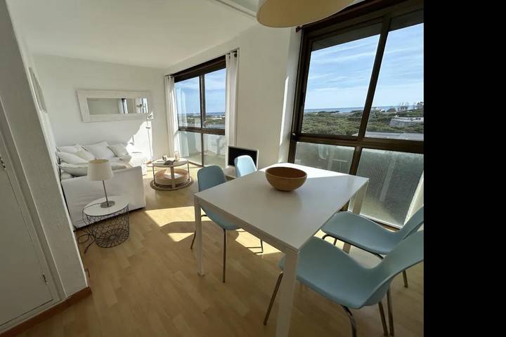 Ganze Ferienwohnung, Ferienwohnung für 4 Personen mit Pool in Gavà, Baix Llobregat