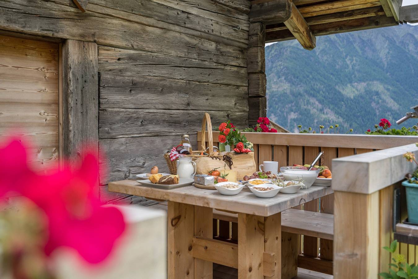 Affascinante Appartamento Kornkammer Lodge con Vista Montagna, Wi-Fi e Giardino; Parcheggio disponibile in Naturno, Gruppo Tessa