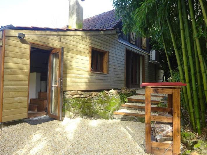 Location de vacances pour 5 personnes, avec jardin ainsi que piscine et vue, adapté aux familles à Les Eyzies-de-Tayac-Sireuil - 3