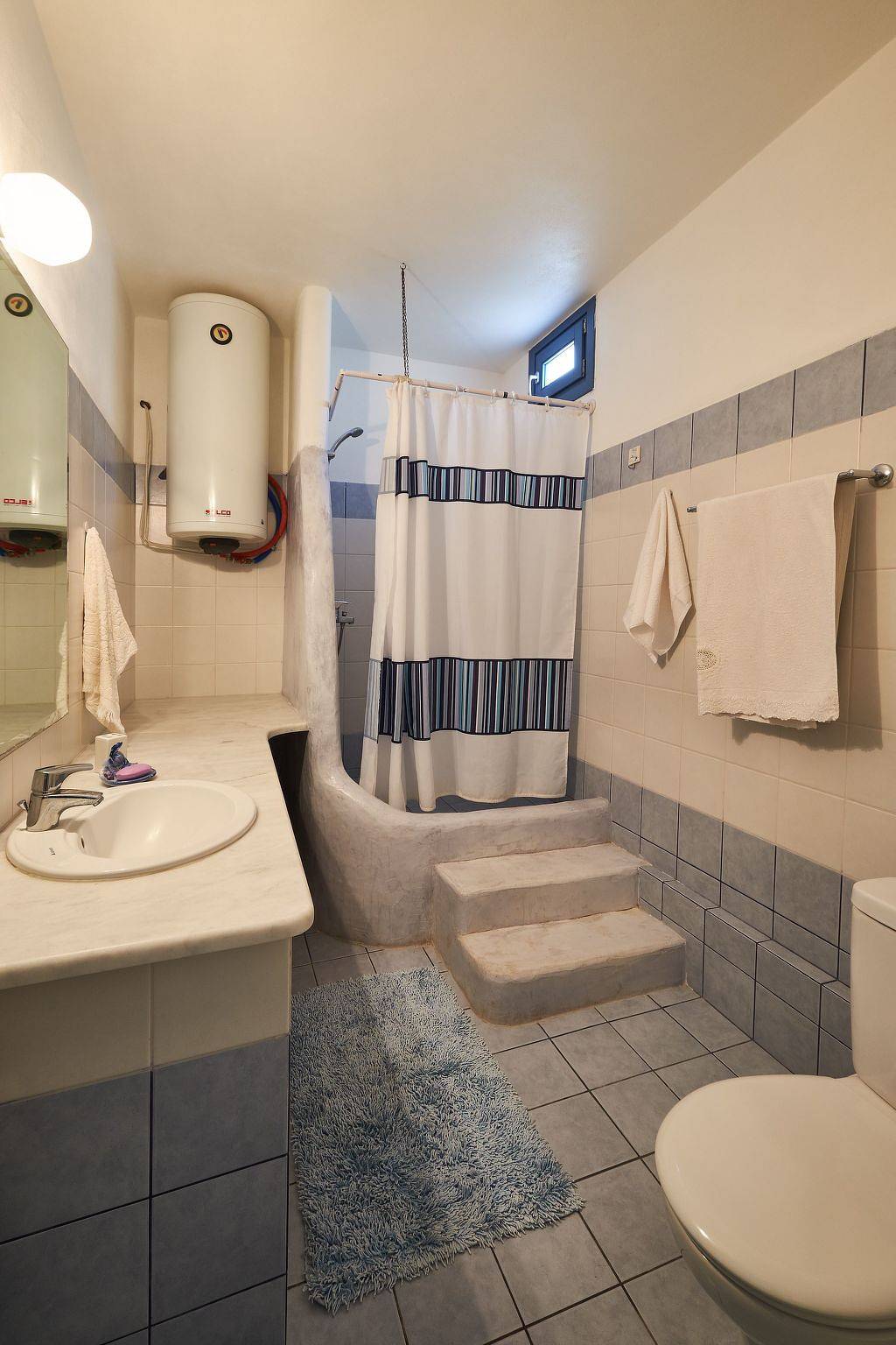 Große, komfortable Pool-Villa, Strand zu Fuß erreichbar in Parasporos, Paros