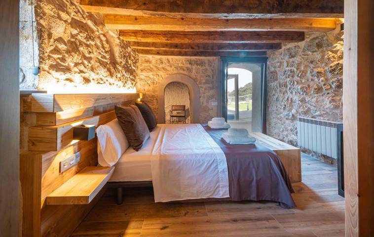 Chalet para 25 personas, con vistas además de jardín y piscina en Provincia de Barcelona - 3