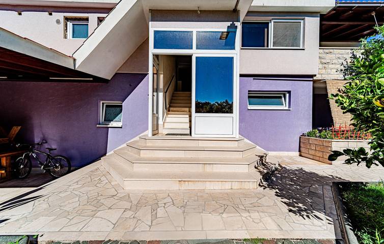 Ganze Ferienwohnung, Gemütliche Ferienwohnung mit Terrasse, WLAN und Parkplatz in der Nähe des Strandes Tri Žala in Viganj, Dubrovnik-Neretva