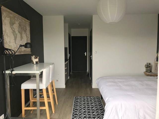 Gîte pour 2 personnes, avec vue ainsi que piscine et jardin dans Plage des Chevrets - 4