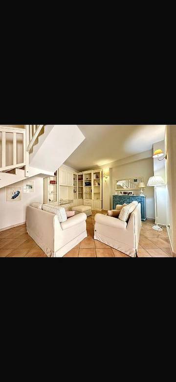 Gîte pour 4 personnes, avec balcon et jacuzzi à Trappeto