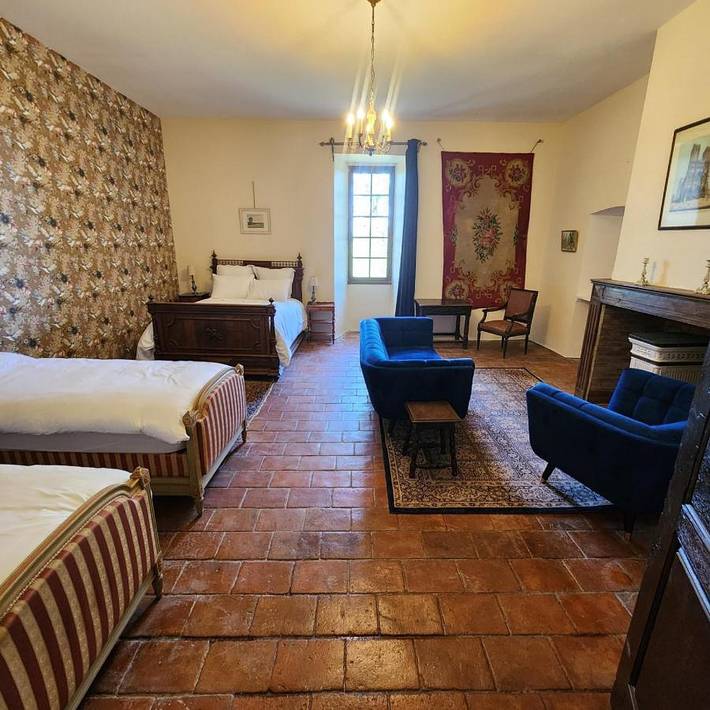 Location de vacances pour 2 personnes, avec vue ainsi que terrasse et jardin à Trévien
