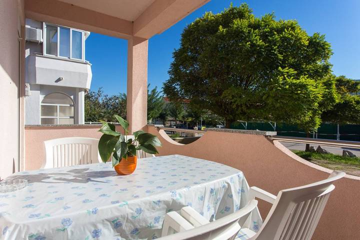 Apartament wakacyjny dla 5 osób, z balkon/ taras w Baska