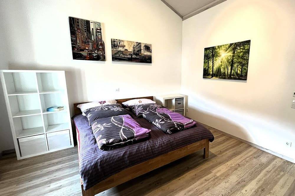 Ganze Wohnung, 3-Bett-Ferienwohnung Michael, 2-3 Personen - Ferienhaus Egger in Porta Westfalica, Kreis Minden-Lübbecke