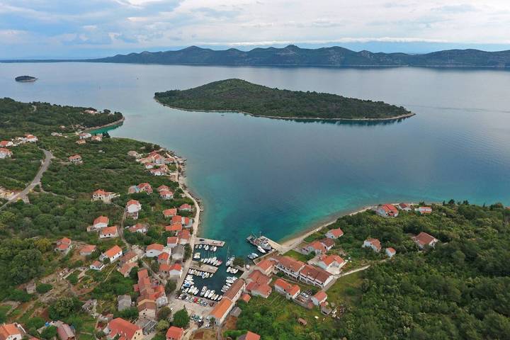 Apartament wakacyjny dla 4 osób, z balkon w Iz