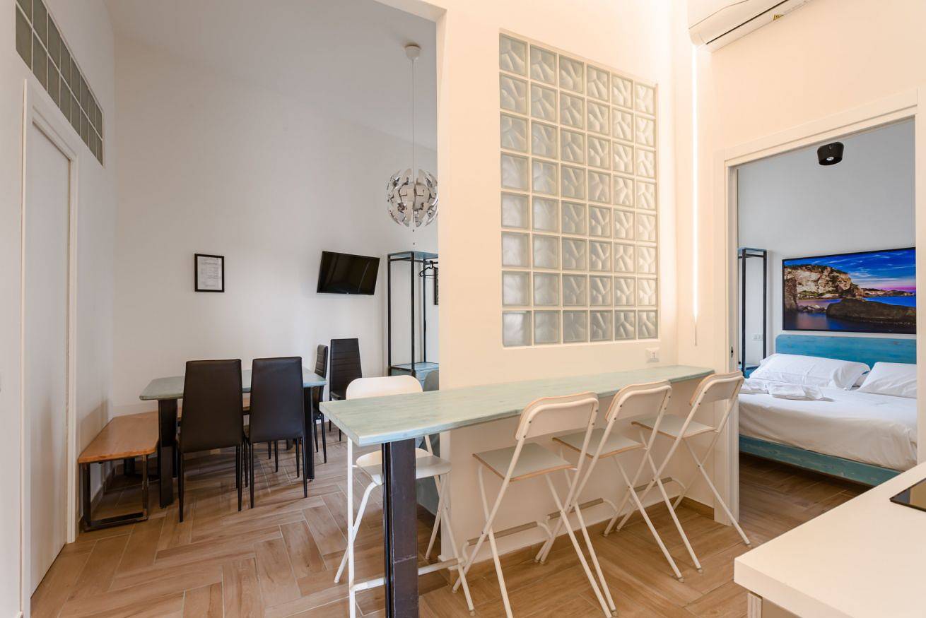 Appartamento intero, Central Station Housing Apartments in Napoli, Napoli e dintorni