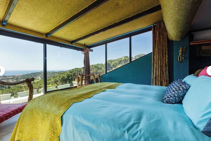 Spectacular sea and mountain views in a house designed by an artist in Teià, Maresme