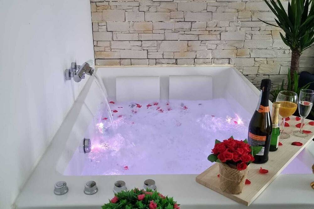 Entire apartment, Maison Cocon Romantique in Mulhouse, Mulhouse region