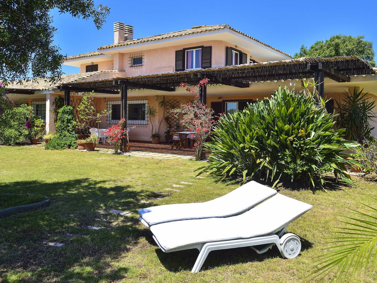 Villa Mimosa – Exklusive Villa mit großem Garten und Meerblick bei Pula in Nora, Pula und Umgebung