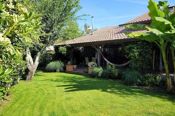 Location de vacances pour 6 personnes, avec terrasse et jardin à Le Porge