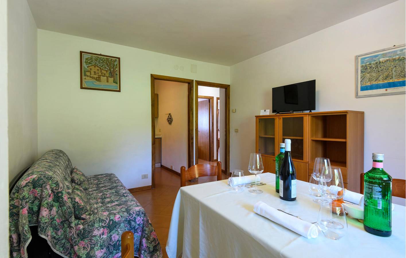Entire holiday apartment, Holiday apartment for 5 people with sauna in Montemonaco, Monti Sibillini National Park