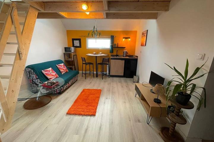 Ganze Wohnung, Independent studio with mezzanine in Liffré, Rennes und Umgebung