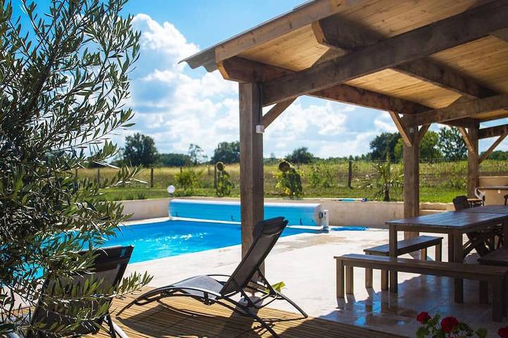 Gîte pour 12 personnes, avec jardin