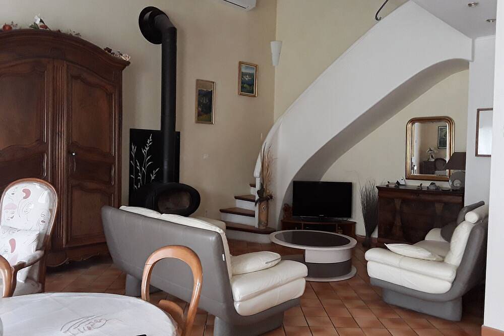 Belle Villa Avec Piscine in Sallèles-d'Aude, Côte méditerranéenne (France)