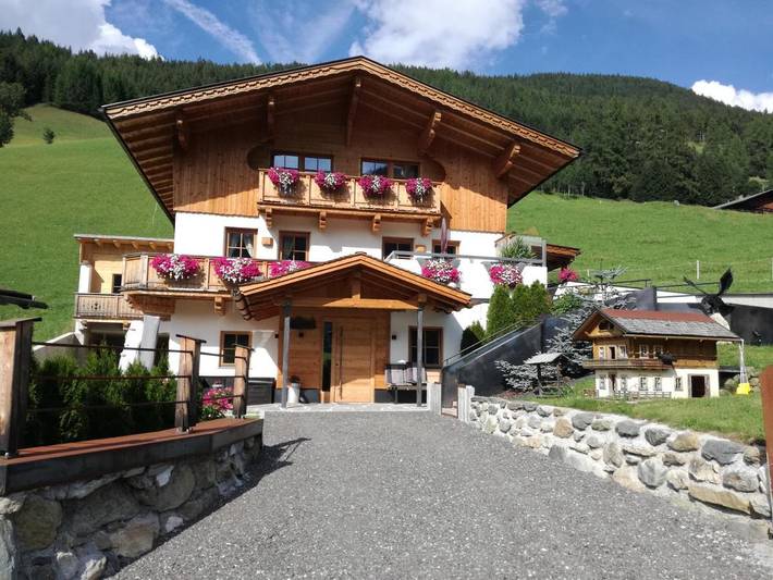 Ferienwohnung für 2 Personen, mit Ausblick und Garten