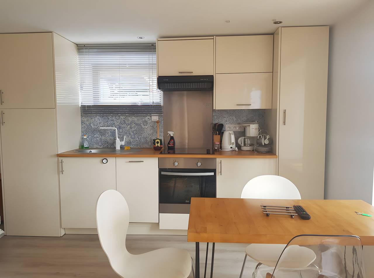 Estudio entero, Estudio 'Sorbier Des Oiseaux' con vistas a la montaña, terraza privada y Wi-Fi in Font-Romeu-Odeillo-Via, Parque Natural Regional de los Pirineos Catalanes