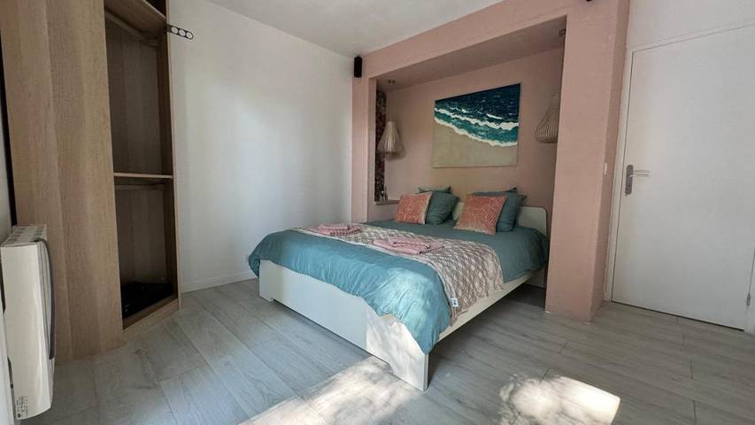 Location de vacances pour 2 personnes, avec jardin ainsi que vue et terrasse à Villeneuve-Saint-Denis - 4