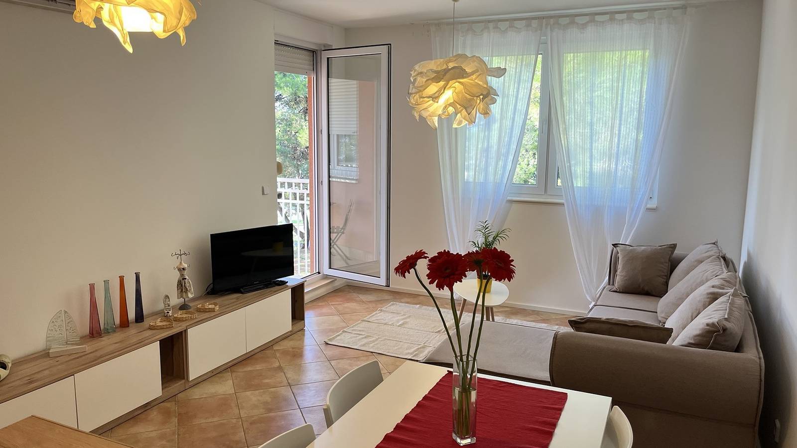Geheel appartement, Vakantieappartement voor 2 personen met balkon/terras in Novigrad, Regio Umag
