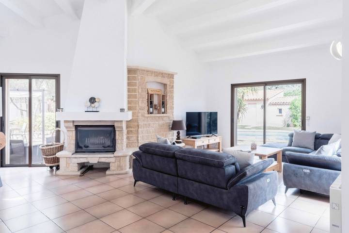 Gîte pour 11 personnes, avec jacuzzi et piscine, adapté aux familles à Pouzols-Minervois - 4