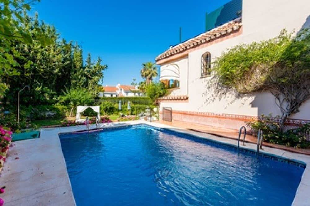 Villa für 24 Personen in Málaga (Este), Malaga